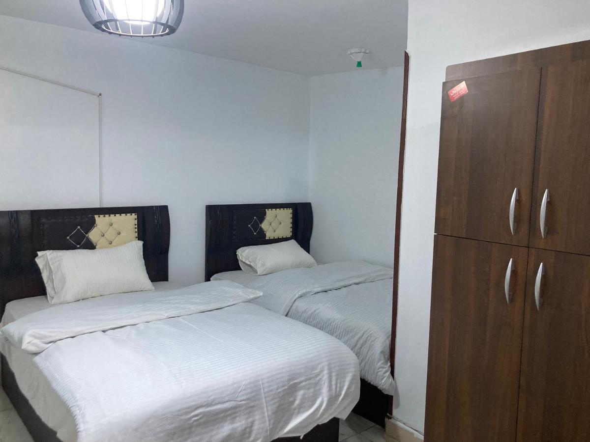 Near Lebanon Square Apartment Кайро Екстериор снимка